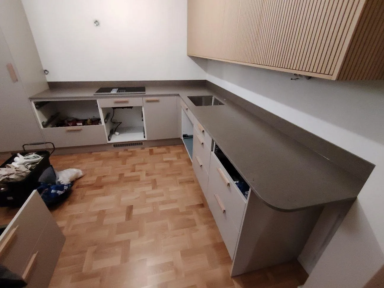 Gennemført projekt: Køkkenbordplade i Silestone Brass relish, Stockholm.
