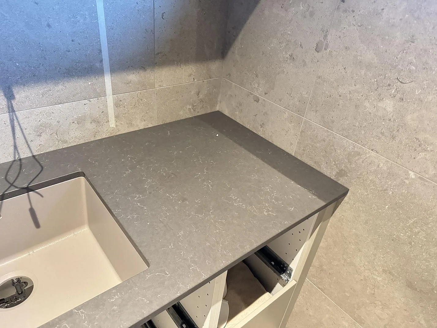 Bordplade i Silestone Calypso, Alingsås – billede 3