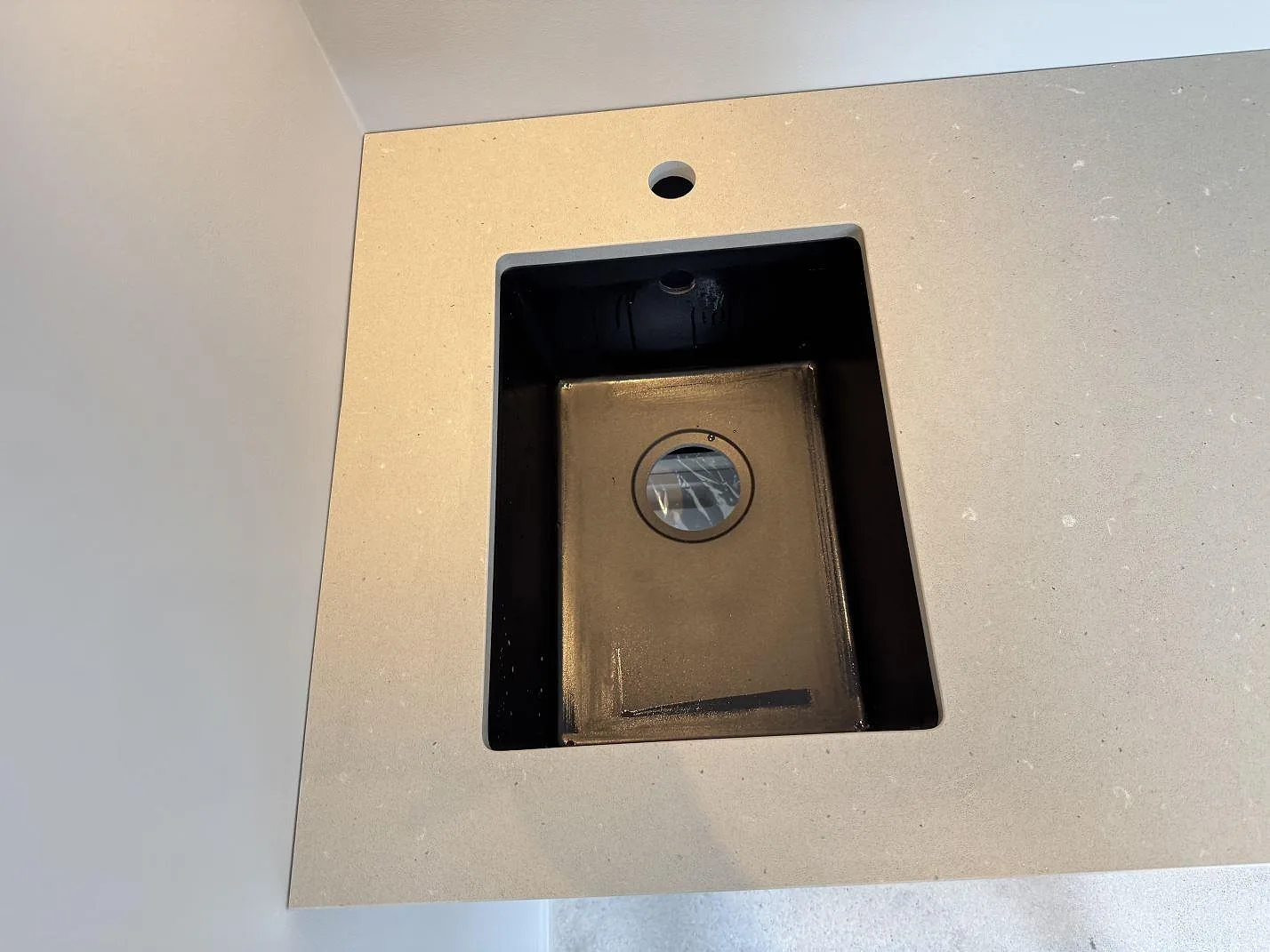 Køkkenbordplade i Silestone Camden, Höllviken – billede 3