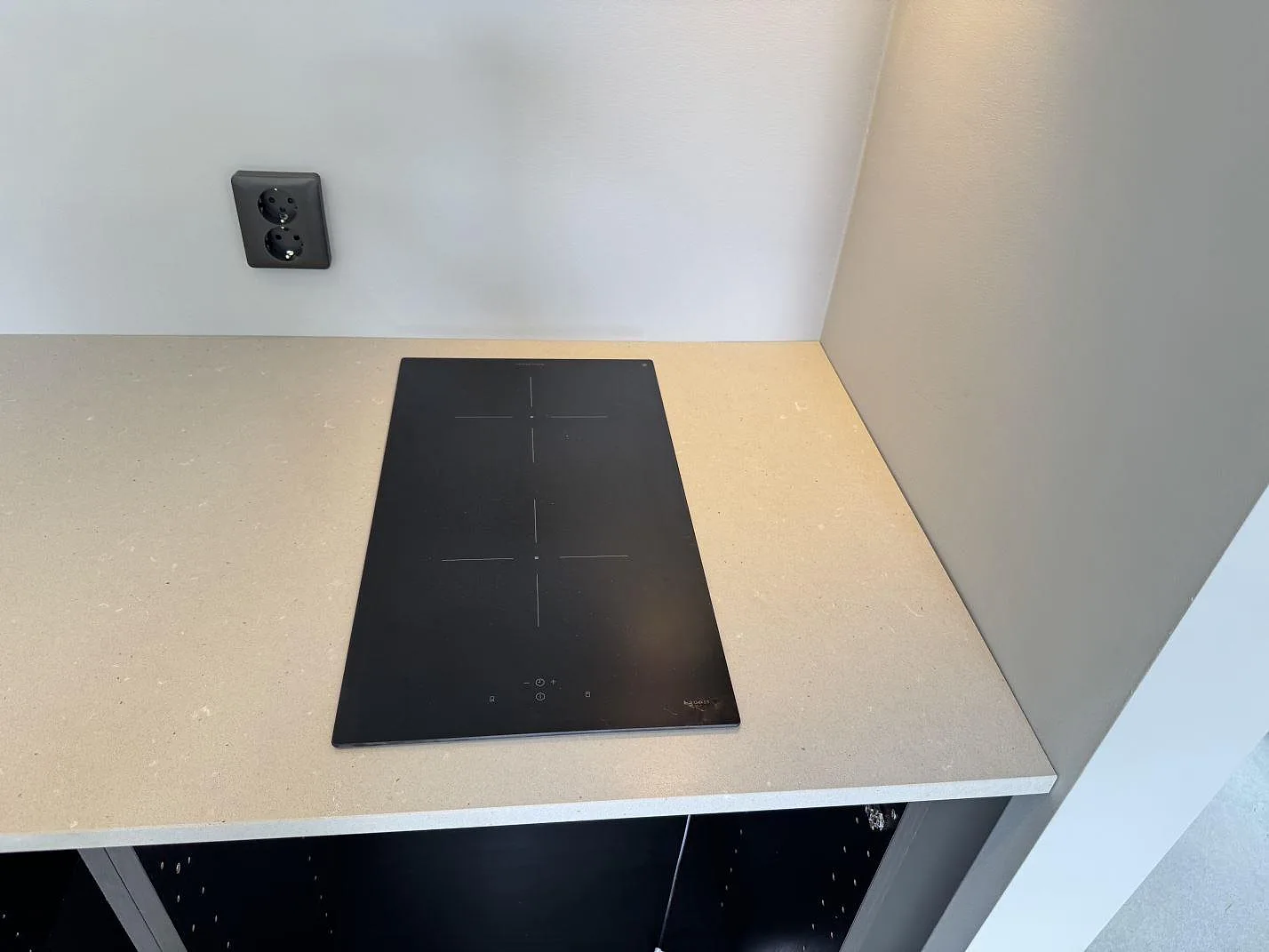 Køkkenbordplade i Silestone Camden, Höllviken – billede 4