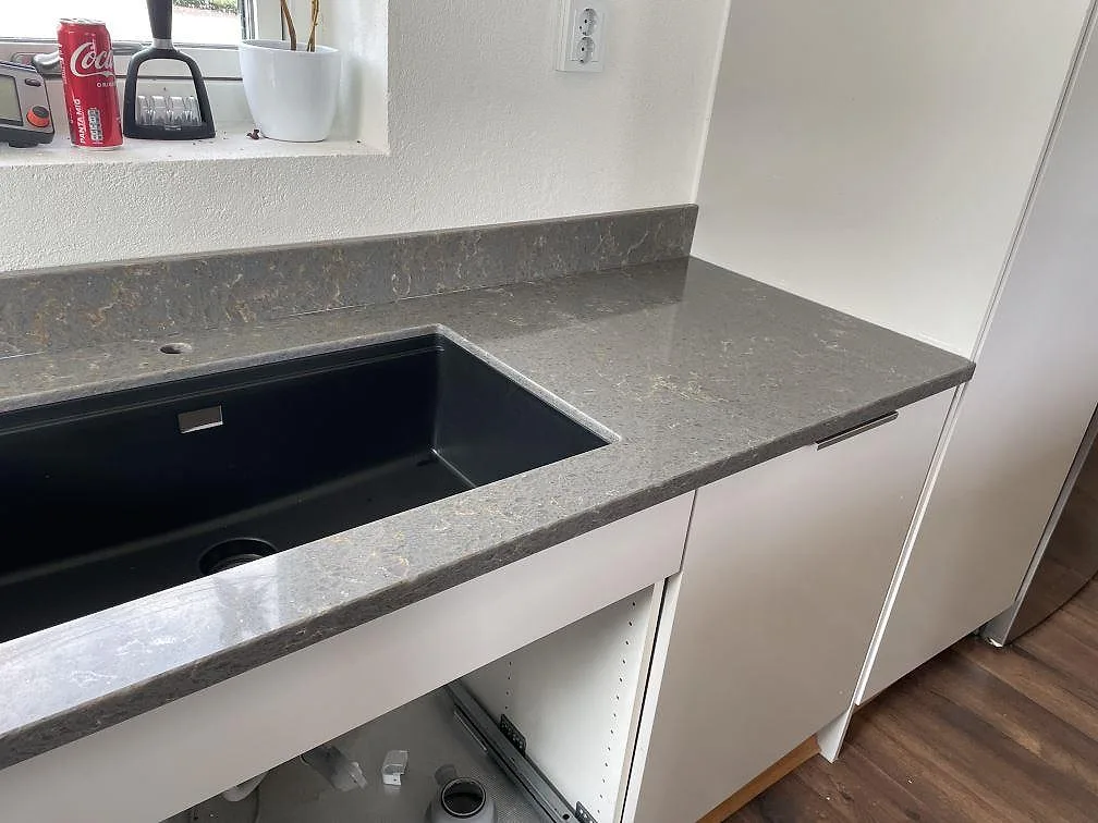 Køkkenbordplade i Silestone Cooper Mist, Ystad – billede 5