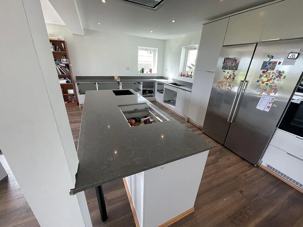 Køkkenbordplade i Silestone Cooper Mist, Ystad