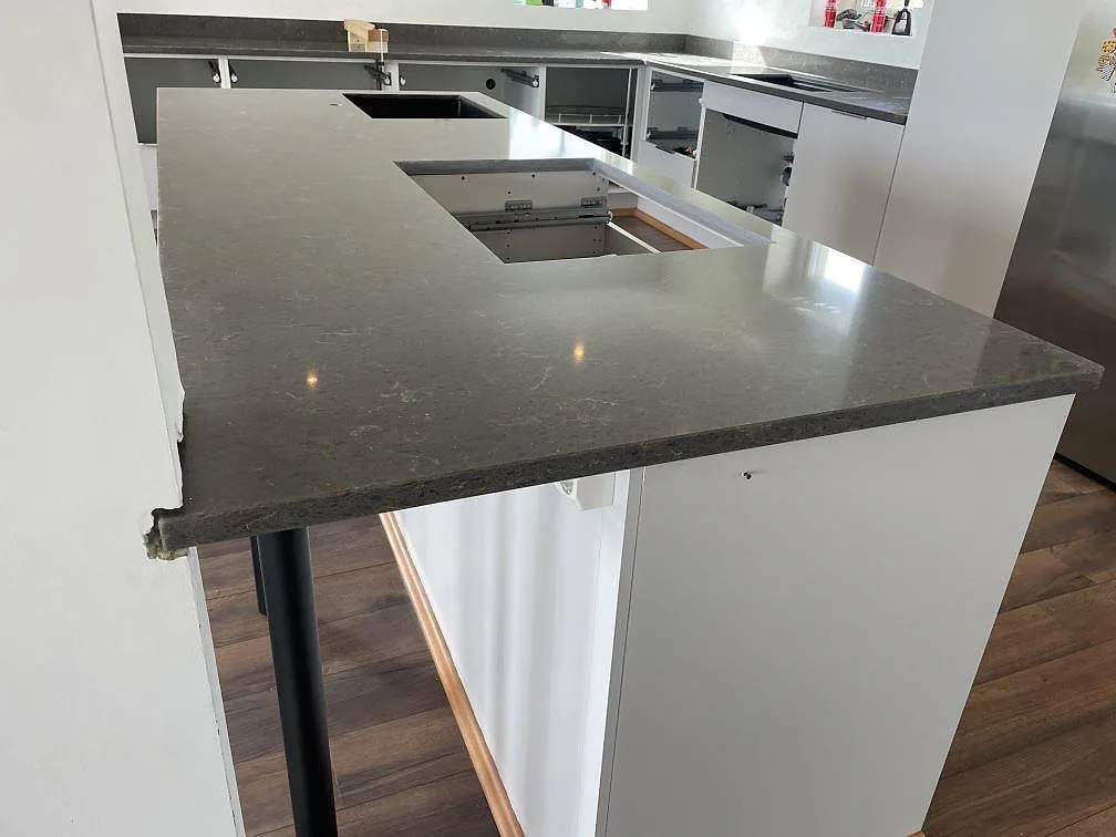 Køkkenbordplade i Silestone Cooper Mist, Ystad – billede 3