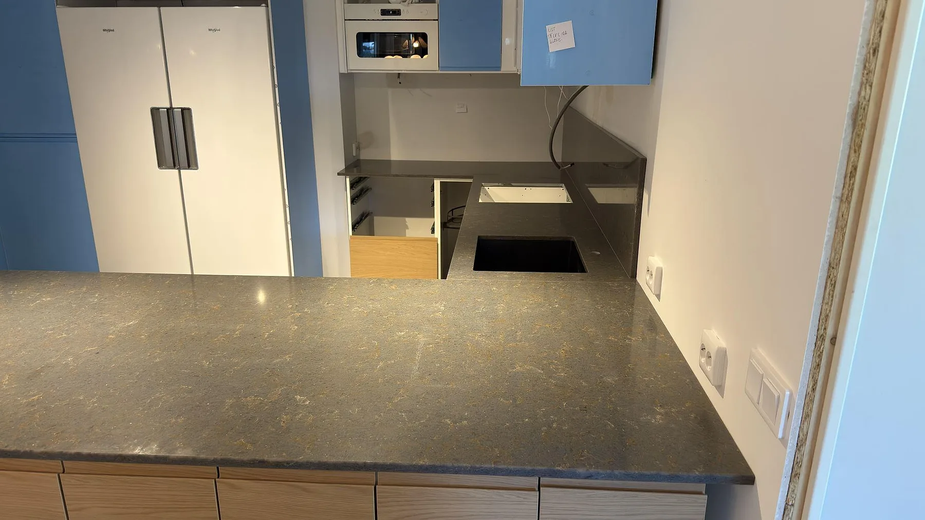 Køkkenbordplade i Silestone Copper Mist, Örebro – billede 3