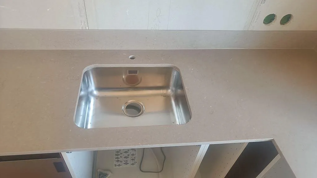 Køkkenbordplade i Silestone Coral Clay, Båstad – billede 3