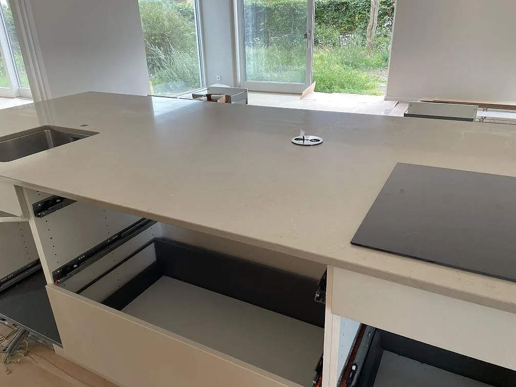 Køkkenbordplade i Silestone Coral Clay, Bjärred – billede 5