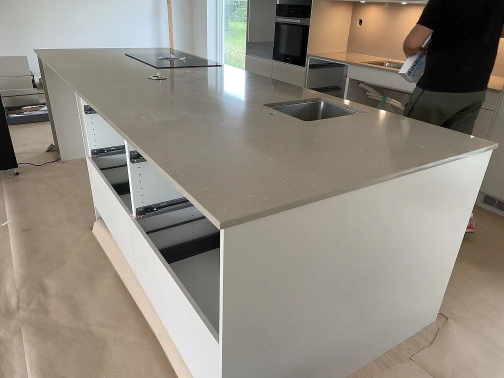 Køkkenbordplade i Silestone Coral Clay, Bjärred – billede 4
