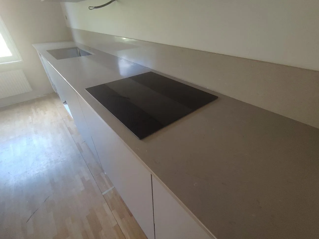 Køkkenbordplade i Silestone Coral Clay, Björklinge – billede 4