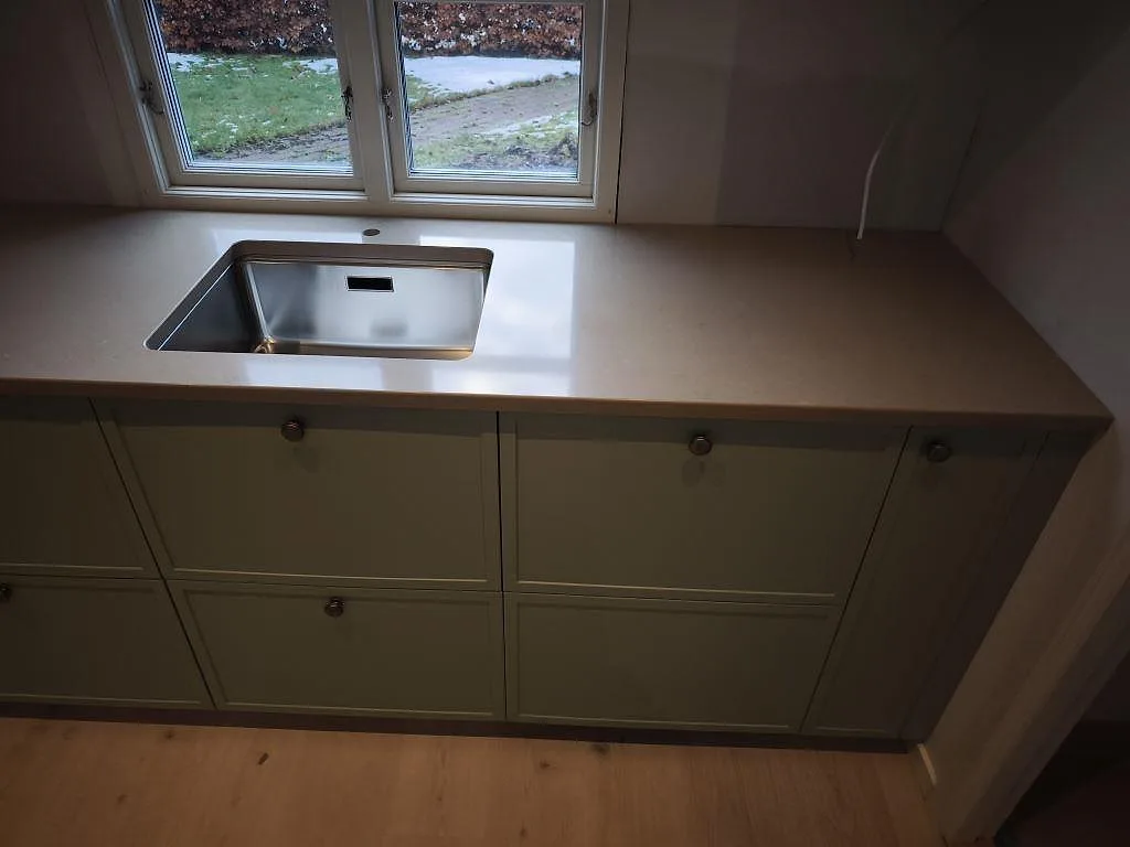 Køkkenbordplade i Silestone Coral Clay, Dalby – billede 4