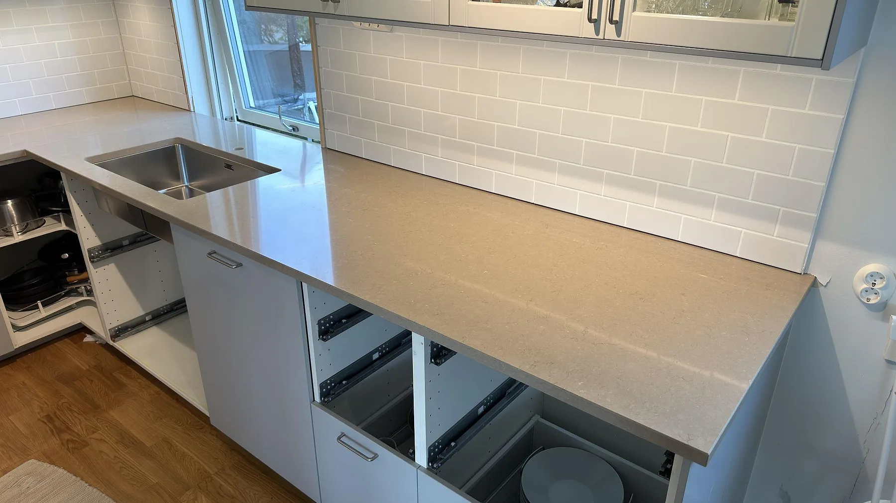 Køkkenbordplade i Silestone Coral Clay, Ekerö – billede 4