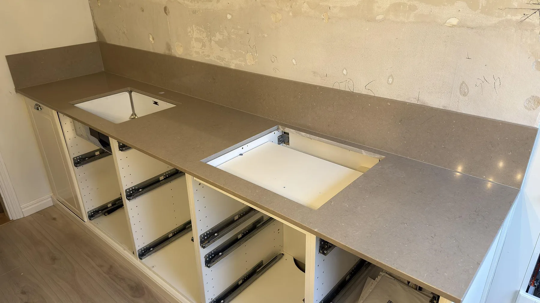 Køkkenbordplade i Silestone Coral Clay, Enskede – billede 2