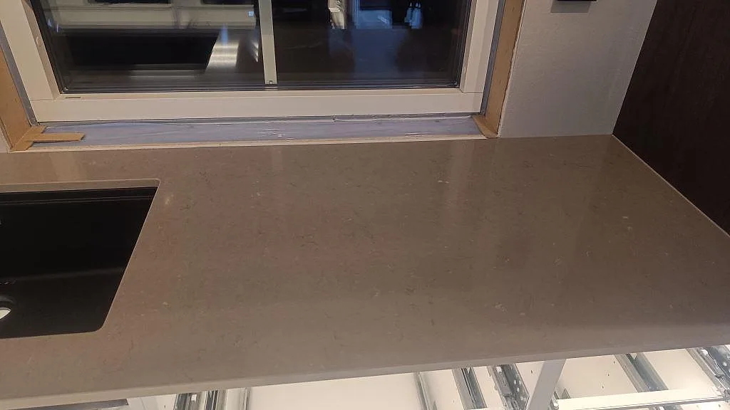 Køkkenbordplade i Silestone Coral Clay, Habo – billede 6