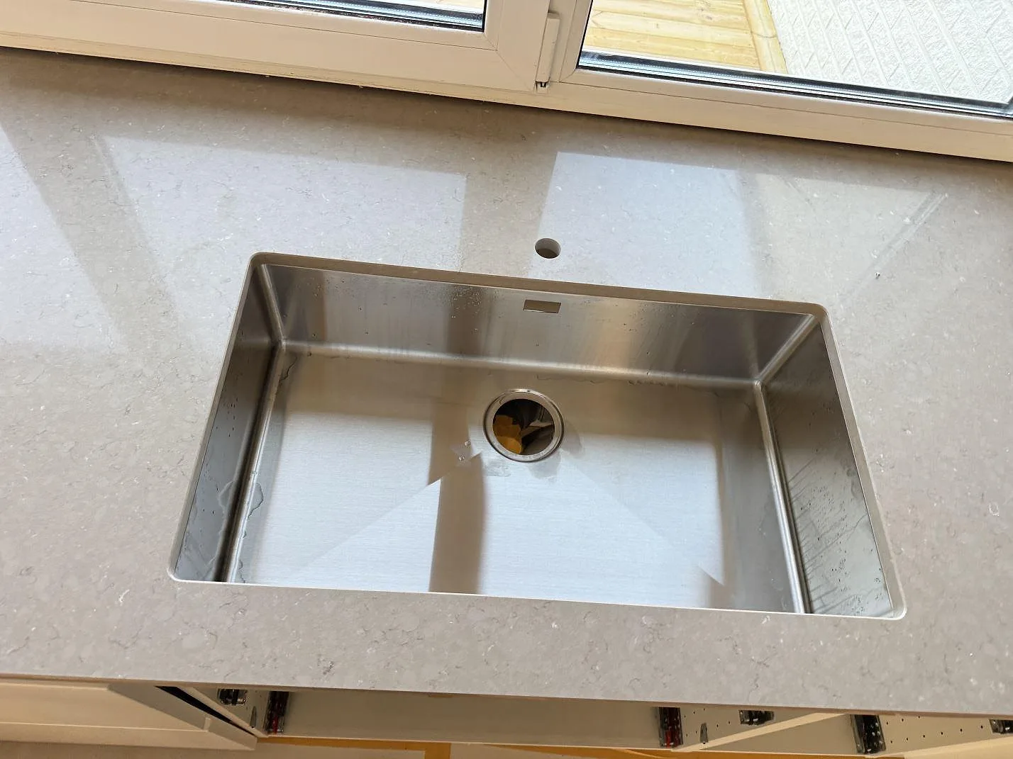 Køkkenbordplade i Silestone Coral Clay, Halmstad – billede 4
