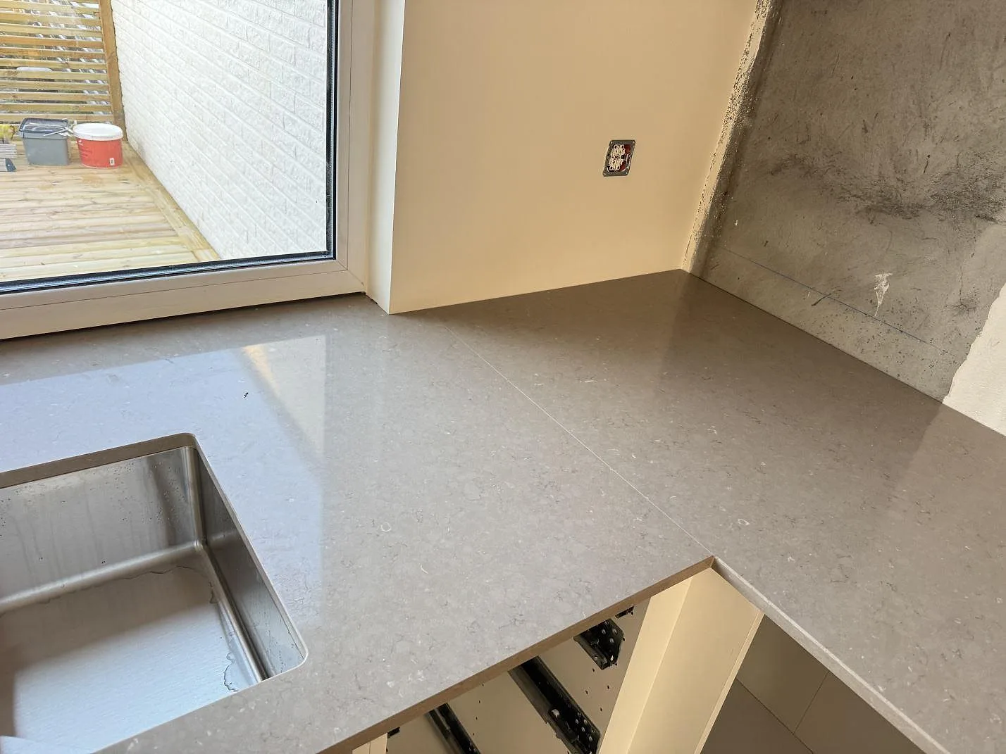 Køkkenbordplade i Silestone Coral Clay, Halmstad – billede 6