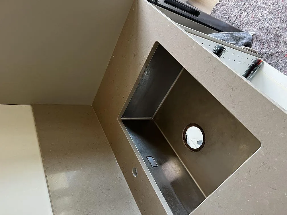 Køkkenbordplade i Silestone Coral Clay, Heberg – billede 3