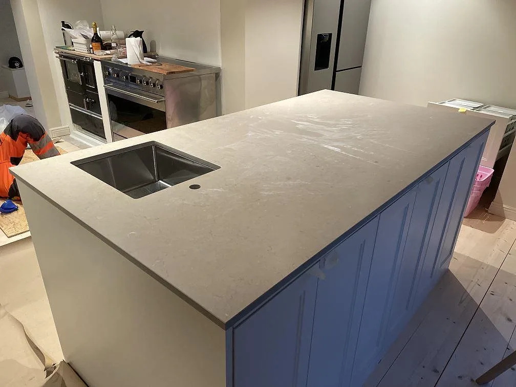 Køkkenbordplade i Silestone Coral Clay, Vetlanda