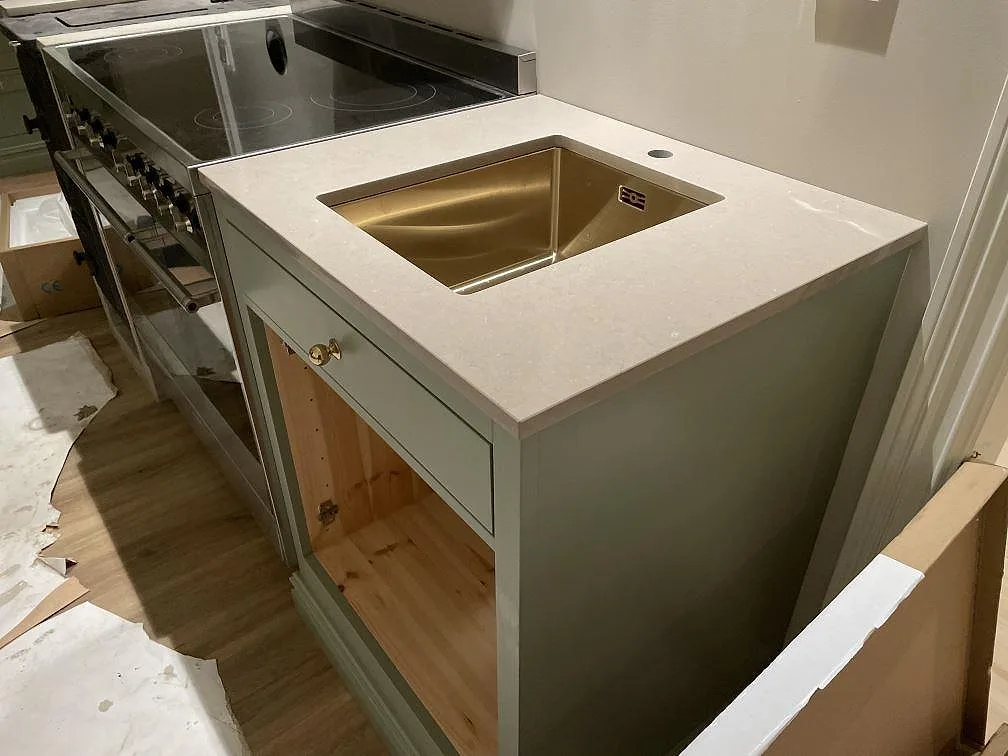 Køkkenbordplade i Silestone Coral Clay, Holsbybrunn