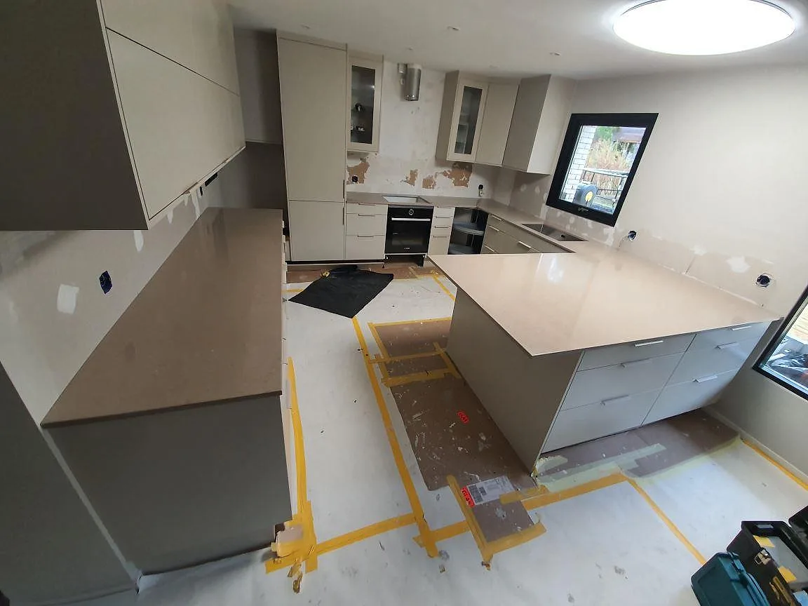Køkkenbordplade i Silestone Coral Clay, Järfälla