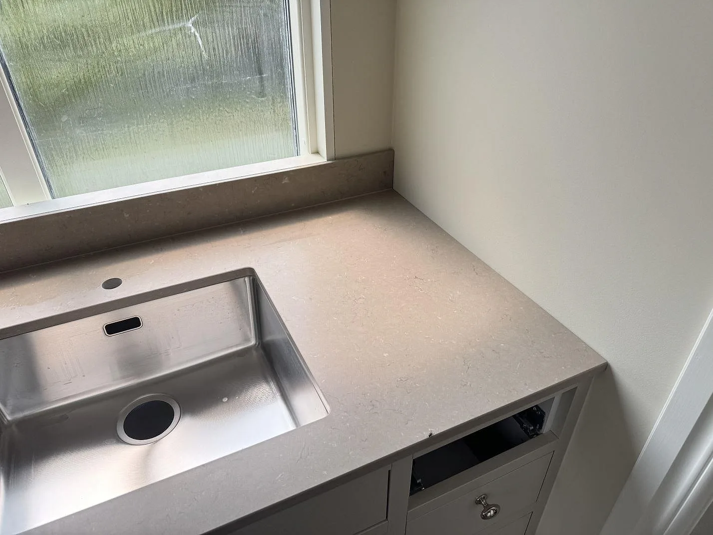 Køkkenbordplade i Silestone Coral Clay, Karlskrona – billede 3