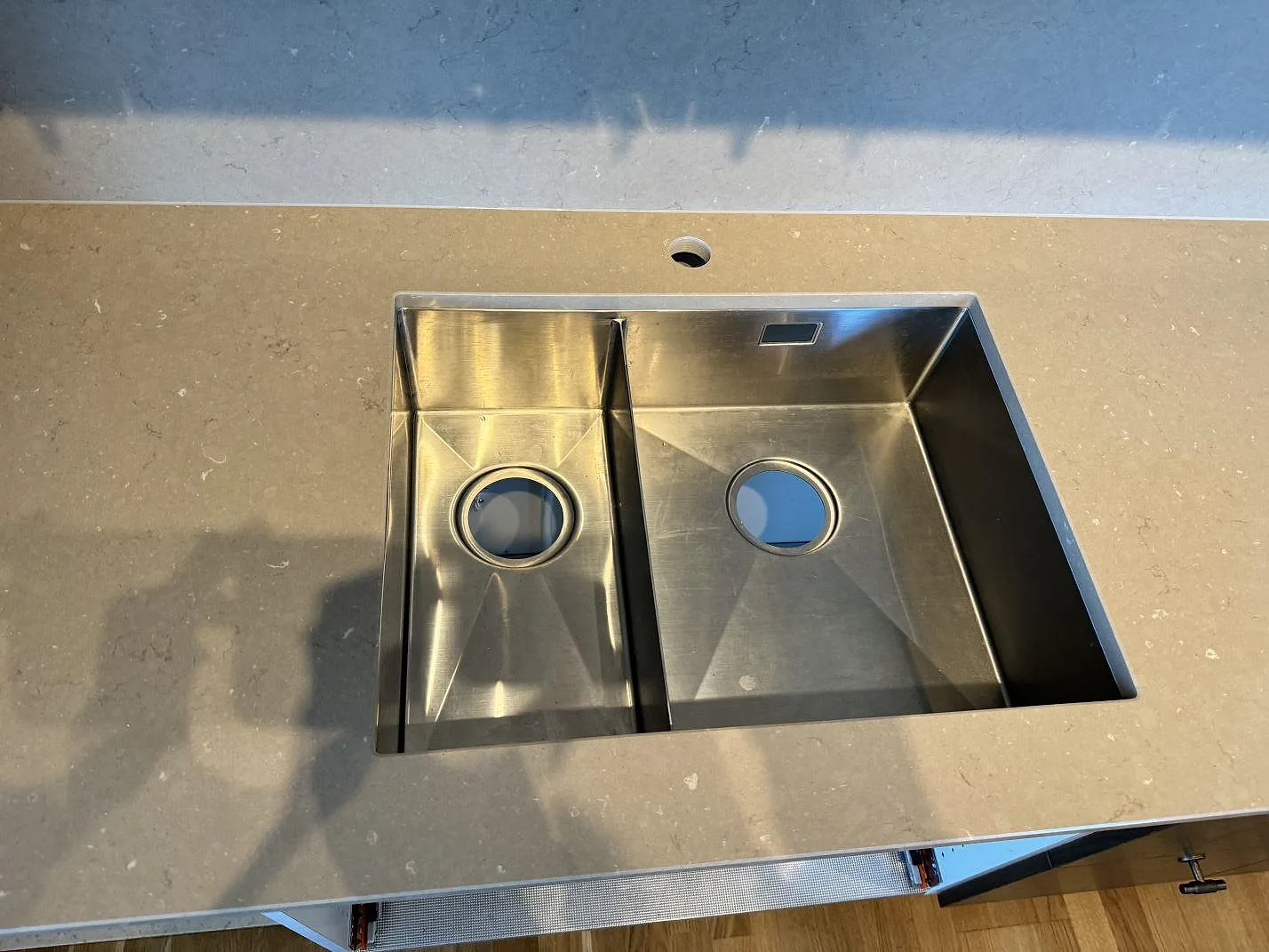 Køkkenbordplade i Silestone Coral Clay, Landskrona – billede 4