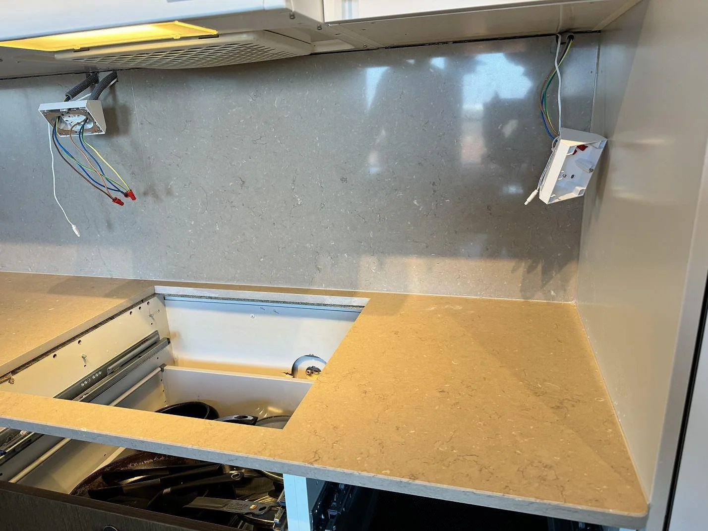 Køkkenbordplade i Silestone Coral Clay, Landskrona – billede 7
