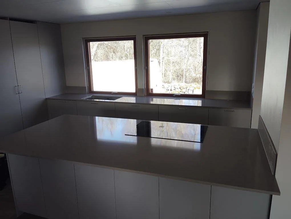 Køkkenbordplade i Silestone Coral Clay, Lillkyrka