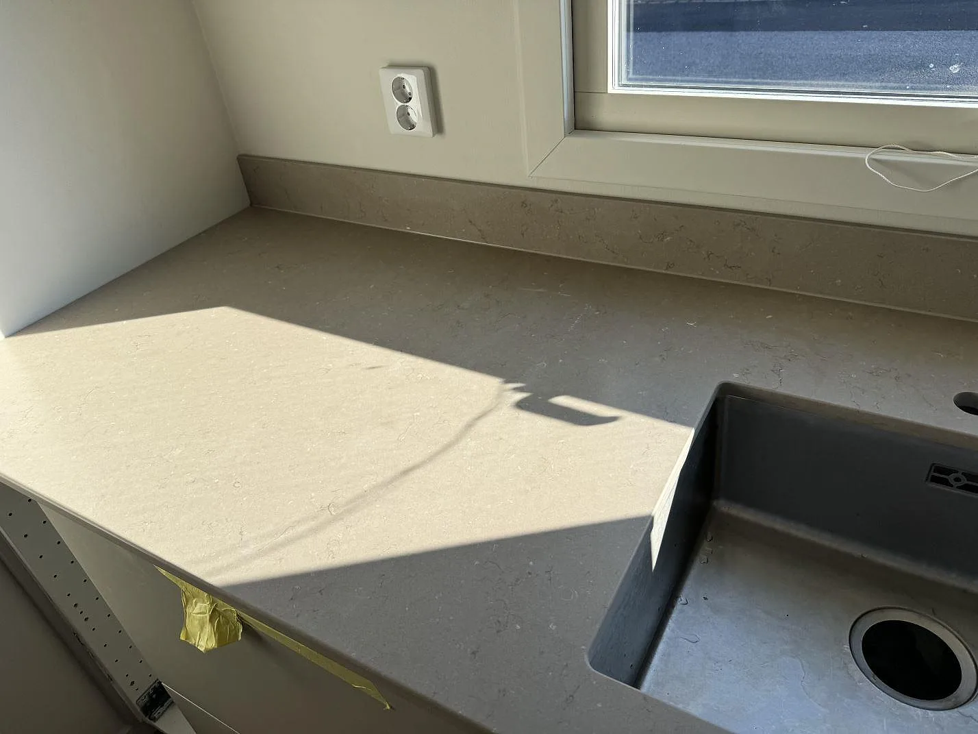 Køkkenbordplade i Silestone Coral Clay, Limhamn – billede 3