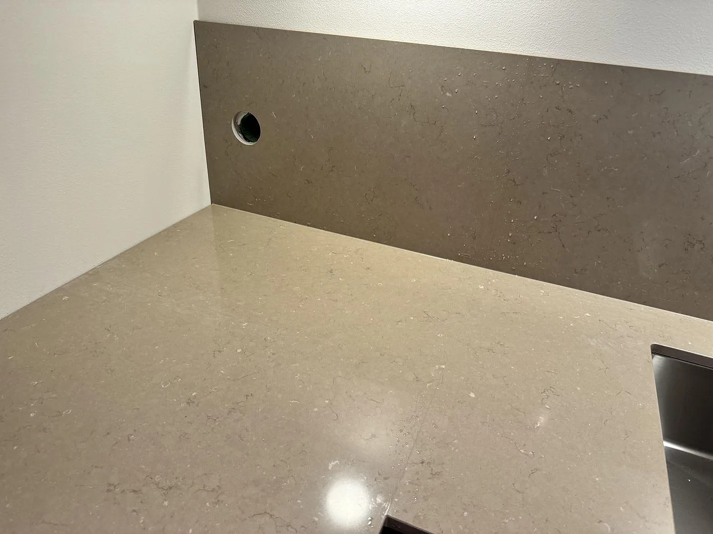 Køkkenbordplade i Silestone Coral Clay, Löddeköpinge – billede 3