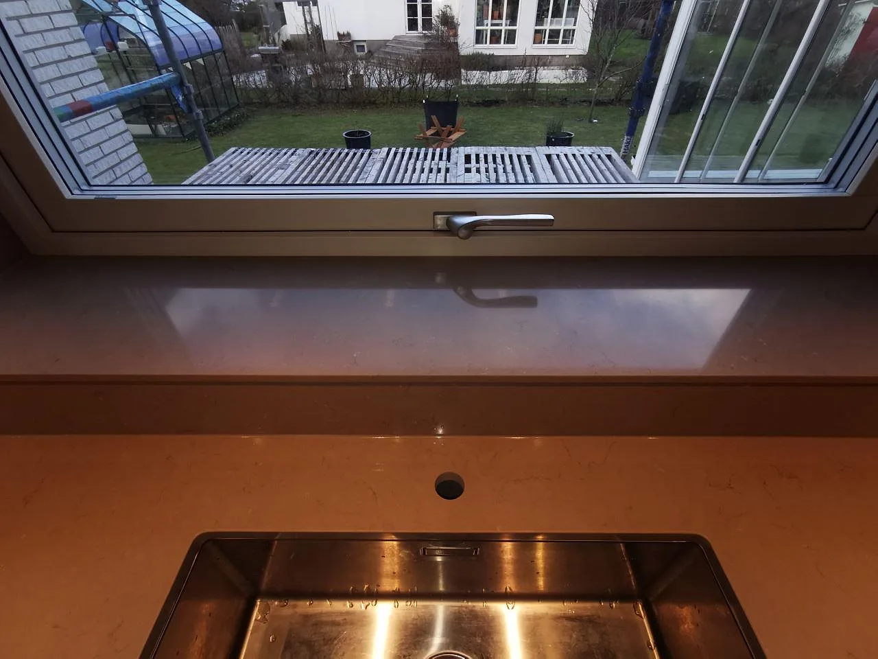 Køkkenbordplade i Silestone Coral Clay, Malmö – billede 2