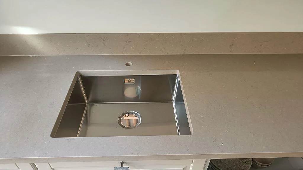 Køkkenbordplade i Silestone Coral Clay, Malmö – billede 3