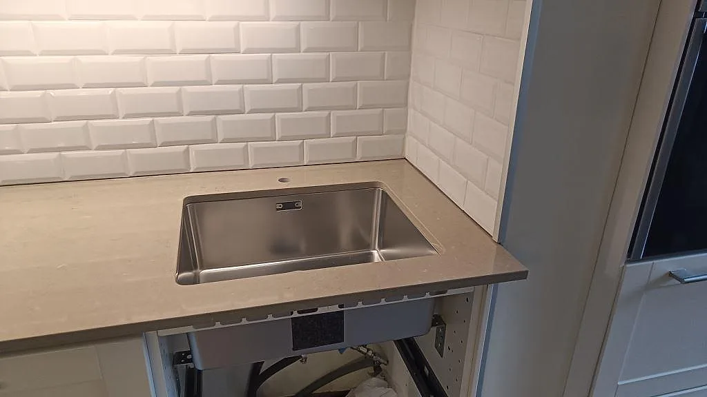 Køkkenbordplade i Silestone Coral Clay, Malmö – billede 5