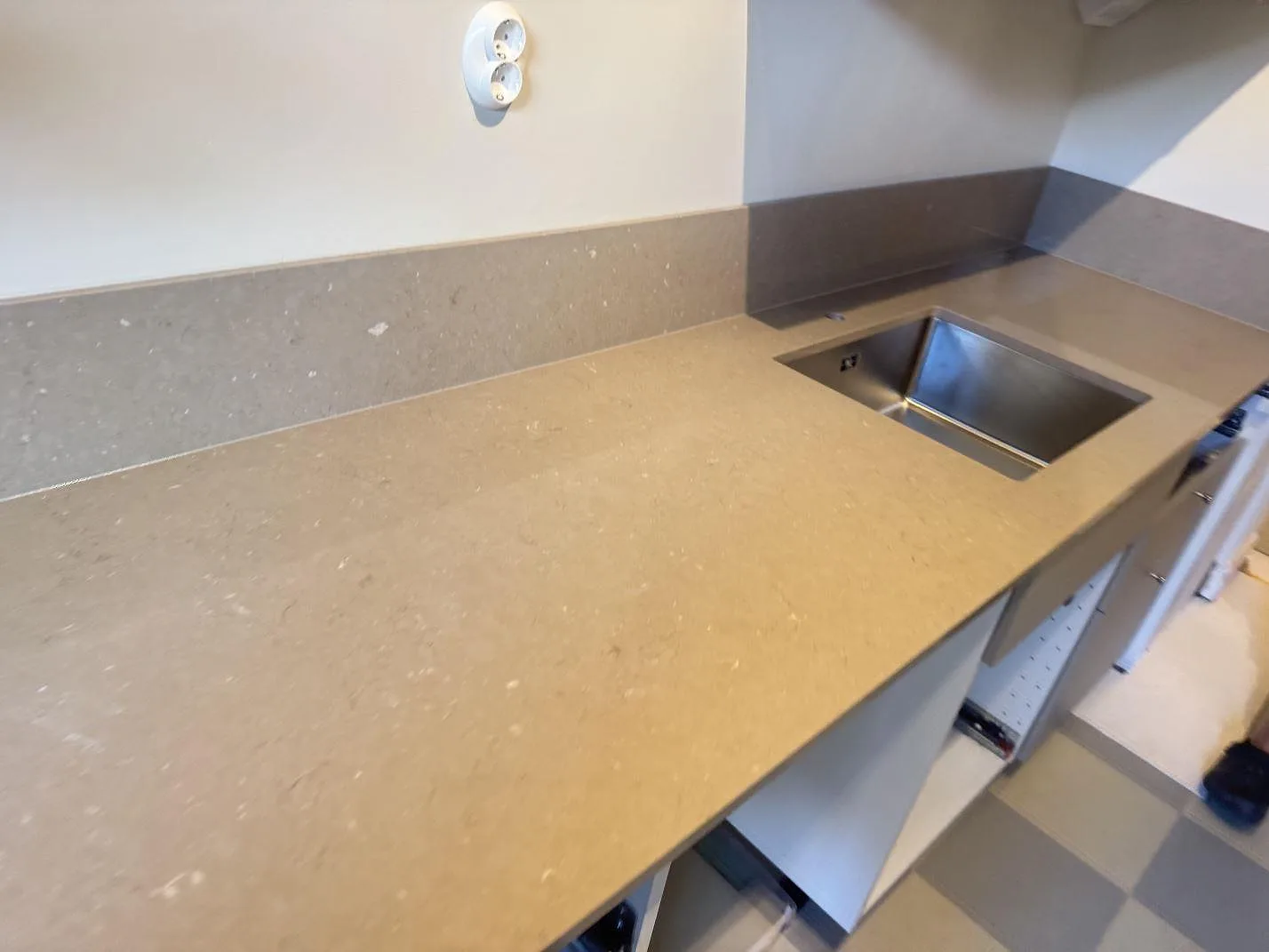Køkkenbordplade i Silestone Coral Clay, Malmö – billede 2