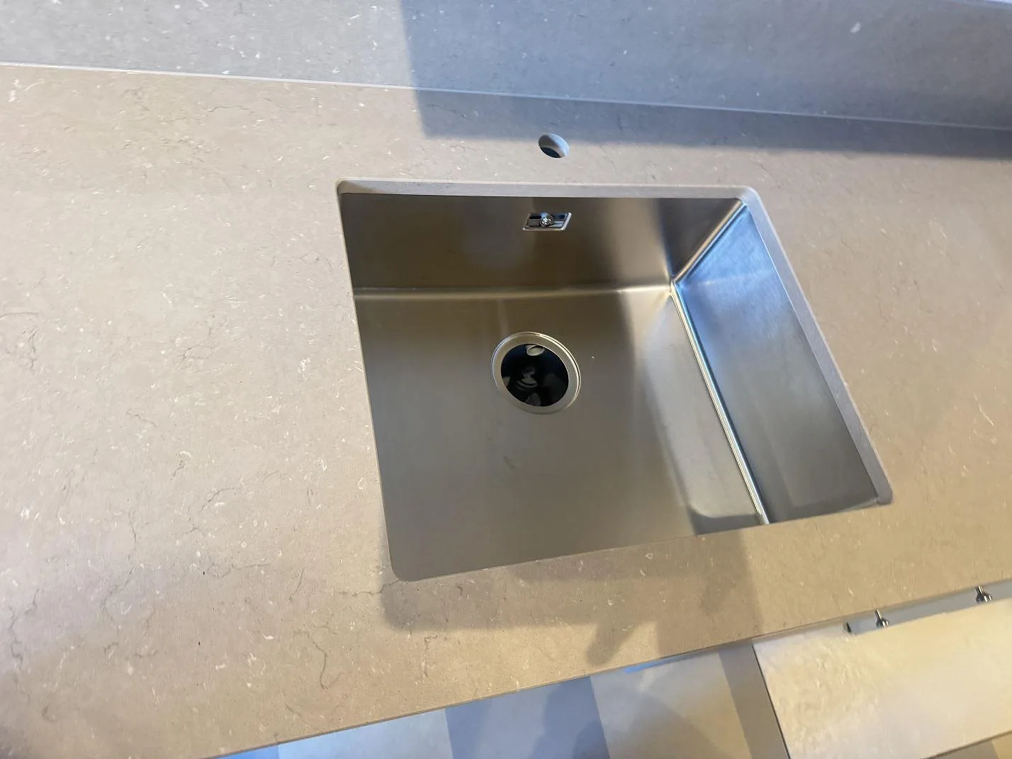 Køkkenbordplade i Silestone Coral Clay, Malmö – billede 4
