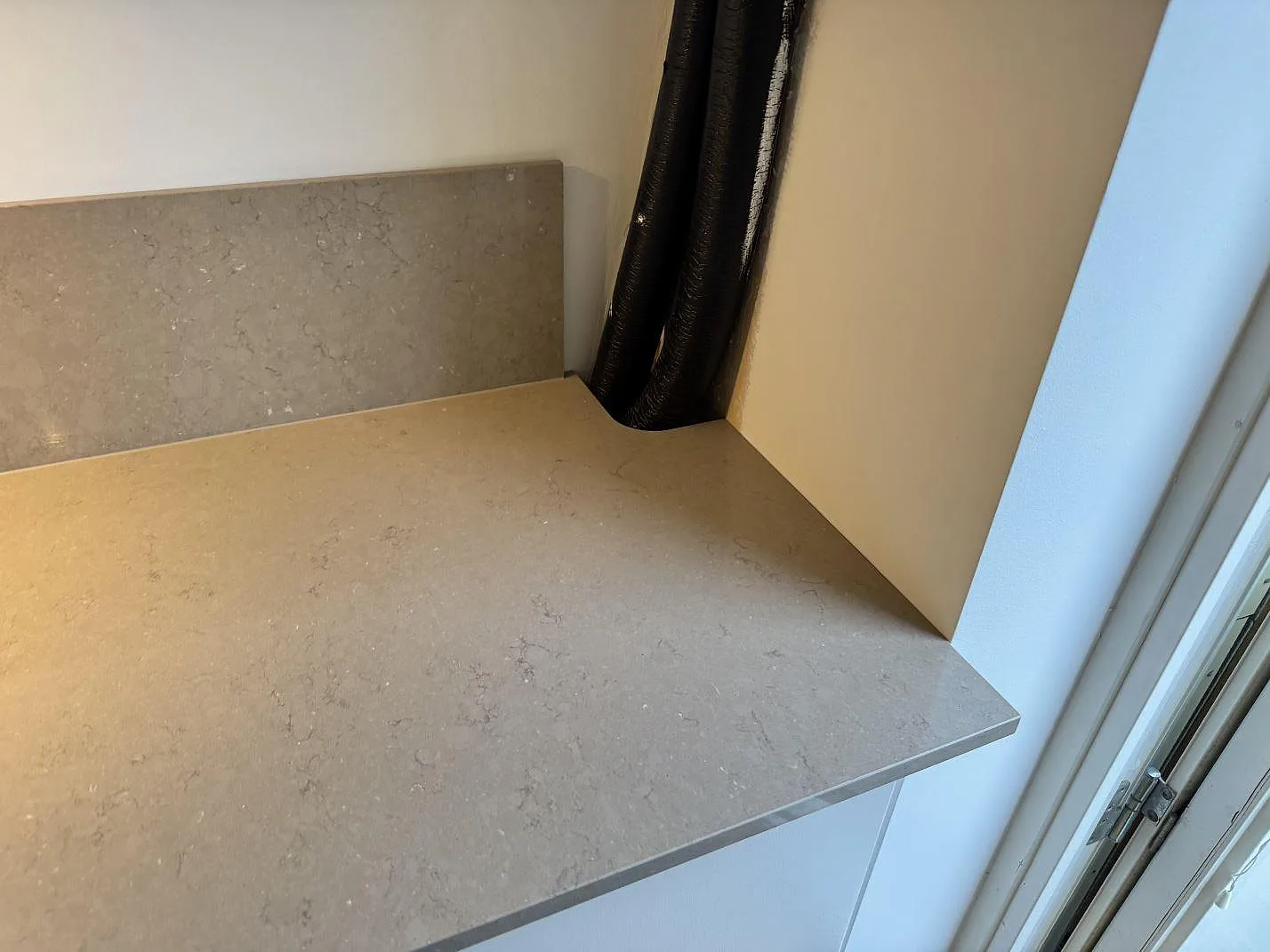 Køkkenbordplade i Silestone Coral Clay, Malmö – billede 8