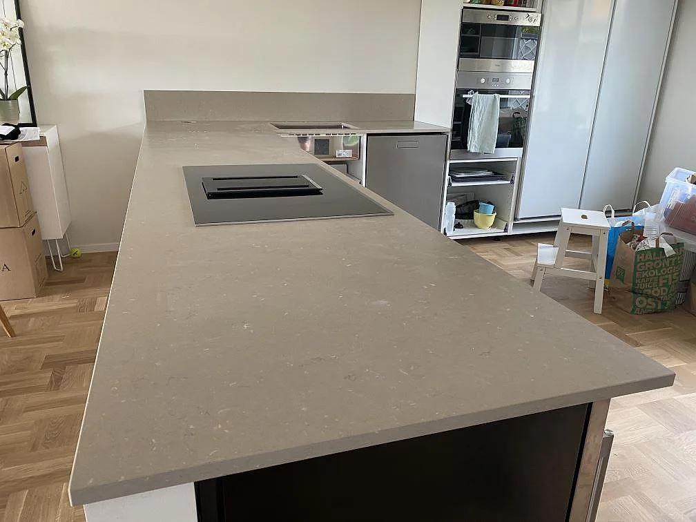 Køkkenbordplade i Silestone Coral Clay, Nacka