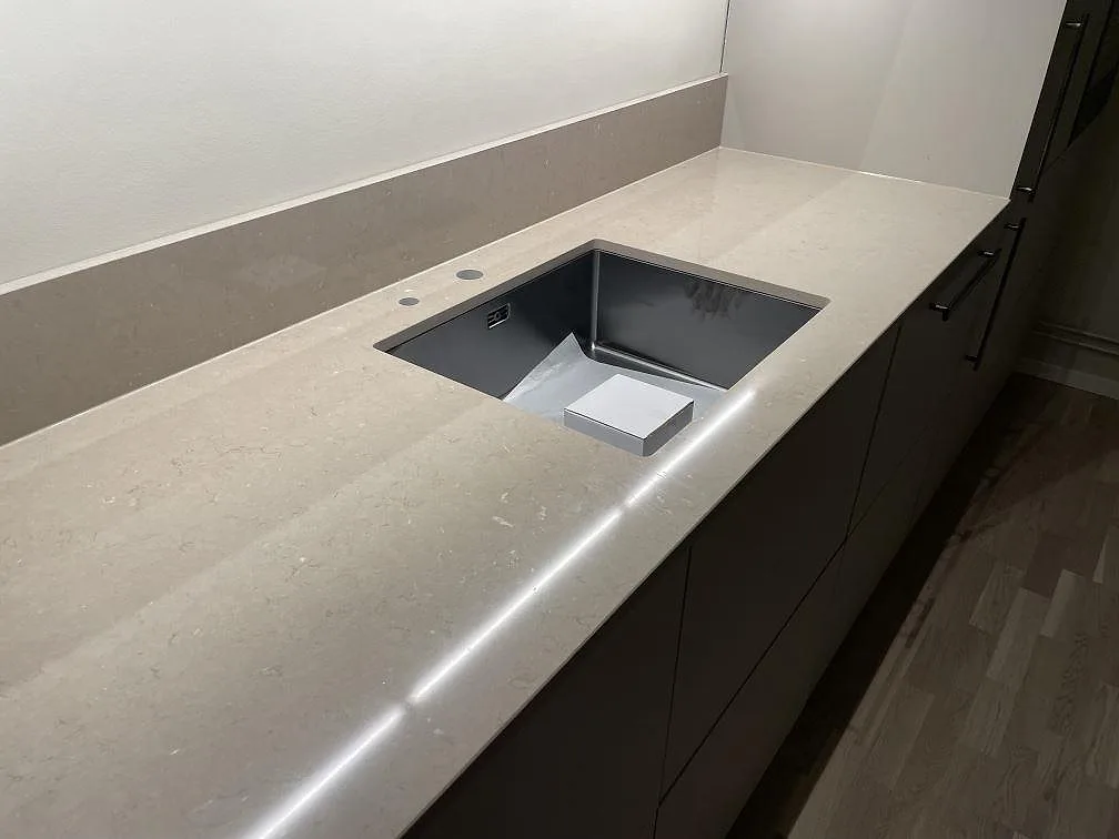 Køkkenbordplade i Silestone Coral Clay, Nacka – billede 3
