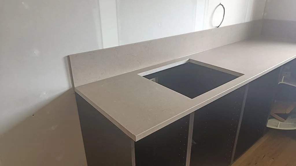 Køkkenbordplade i Silestone Coral Clay, Öckerö – billede 3
