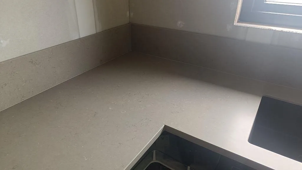 Køkkenbordplade i Silestone Coral Clay, Öckerö – billede 5