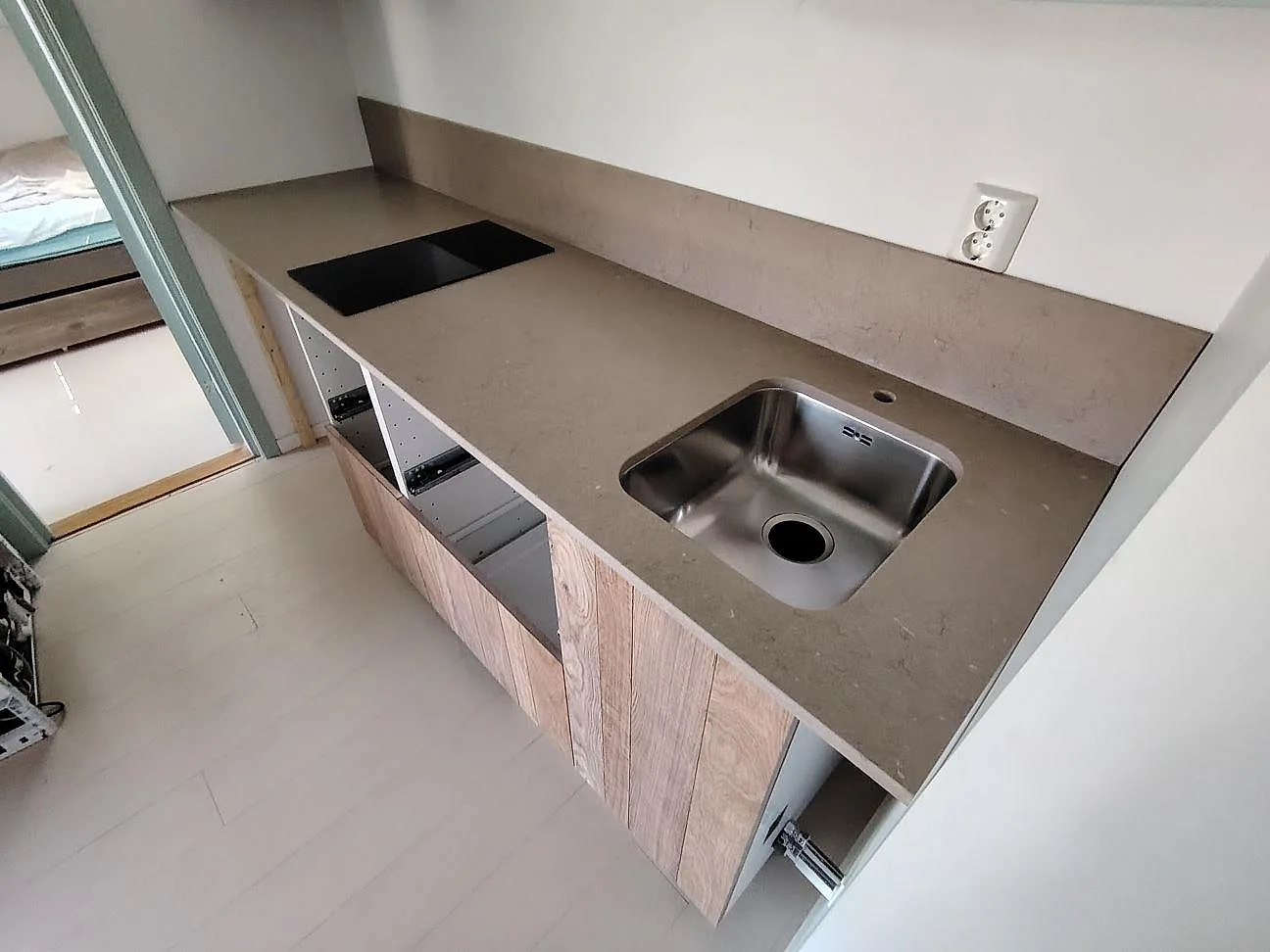 Gennemført projekt: Køkkenbordplade i Silestone Coral Clay, Sandhamn.