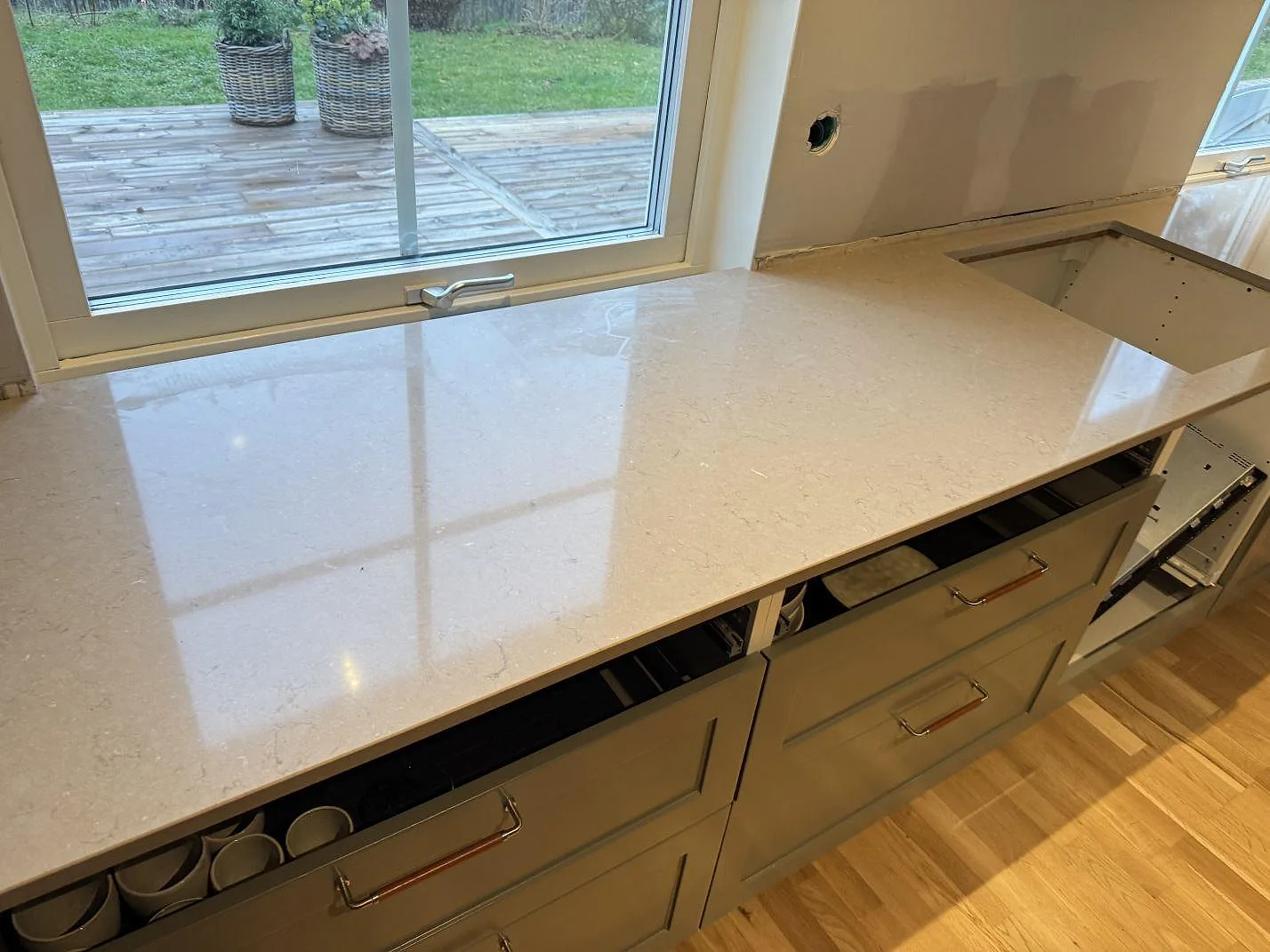Køkkenbordplade i Silestone Coral Clay, Saxtorp – billede 3