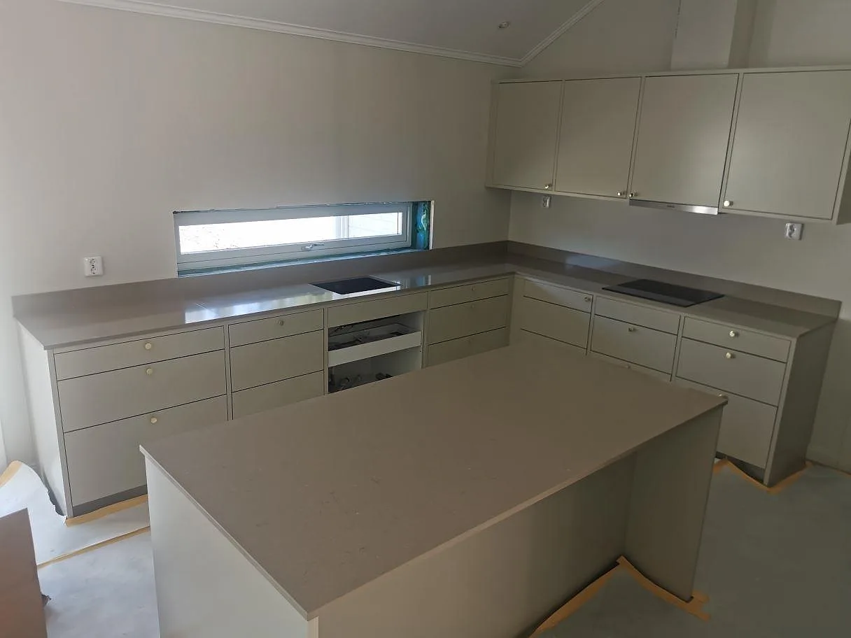 Køkkenbordplade i Silestone Coral Clay, Sigtuna