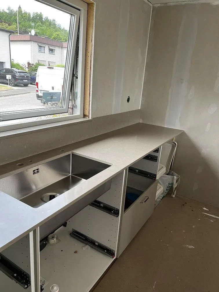 Køkkenbordplade i Silestone Coral Clay, Skövde – billede 4
