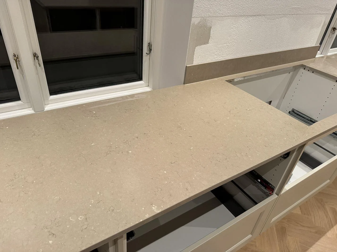 Køkkenbordplade i Silestone Coral Clay, Skurup – billede 2