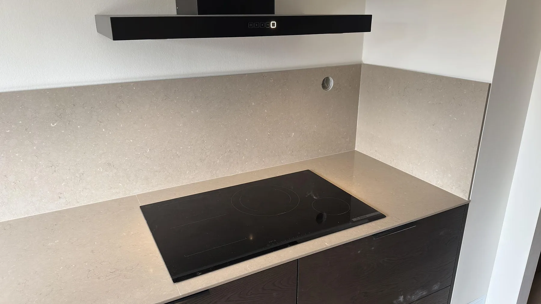 Køkkenbordplade i Silestone Coral Clay, Sollentuna – billede 2
