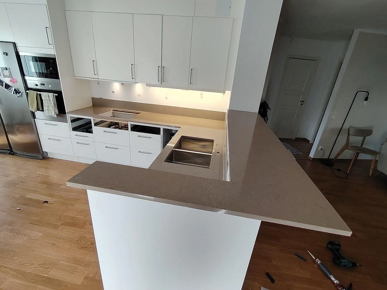 Gennemført projekt: Køkkenbordplade i Silestone Coral Clay, Stockholm.