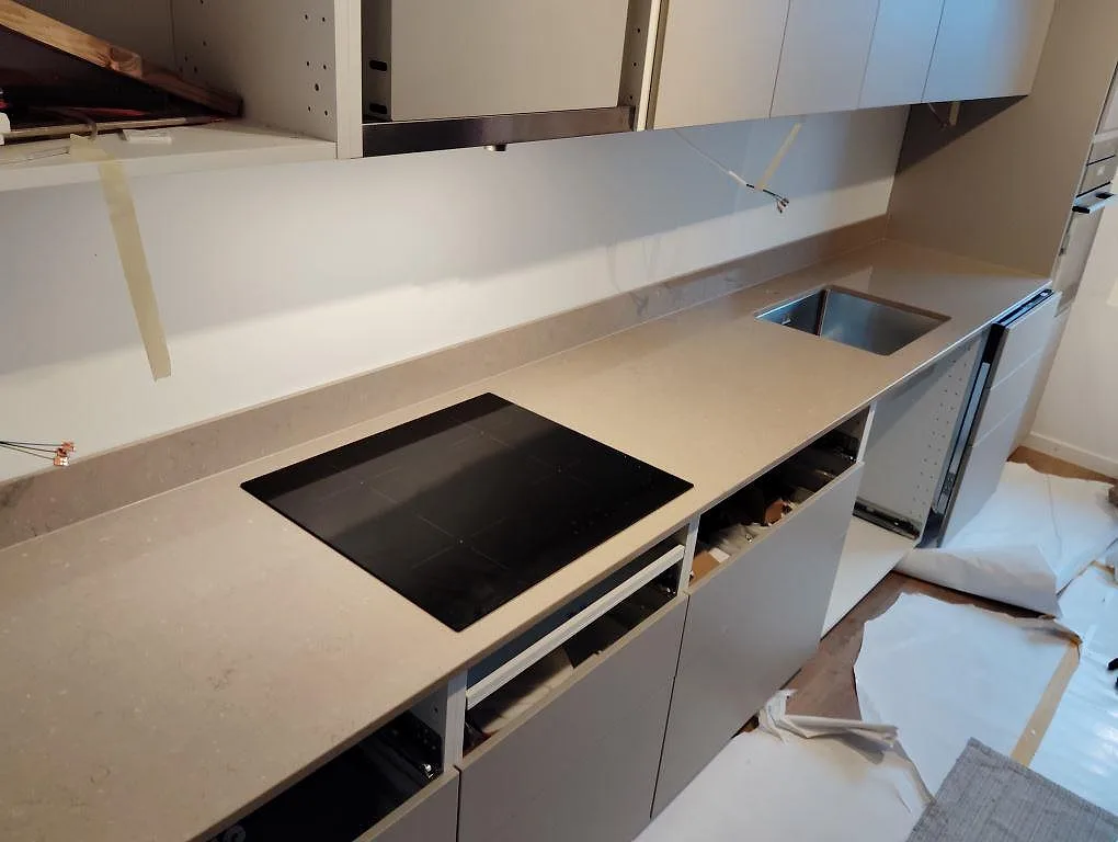 Køkkenbordplade i Silestone Coral Clay, Täby