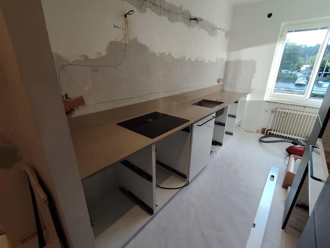 Gennemført projekt: Køkkenbordplade i Silestone Coral Clay, Täby.