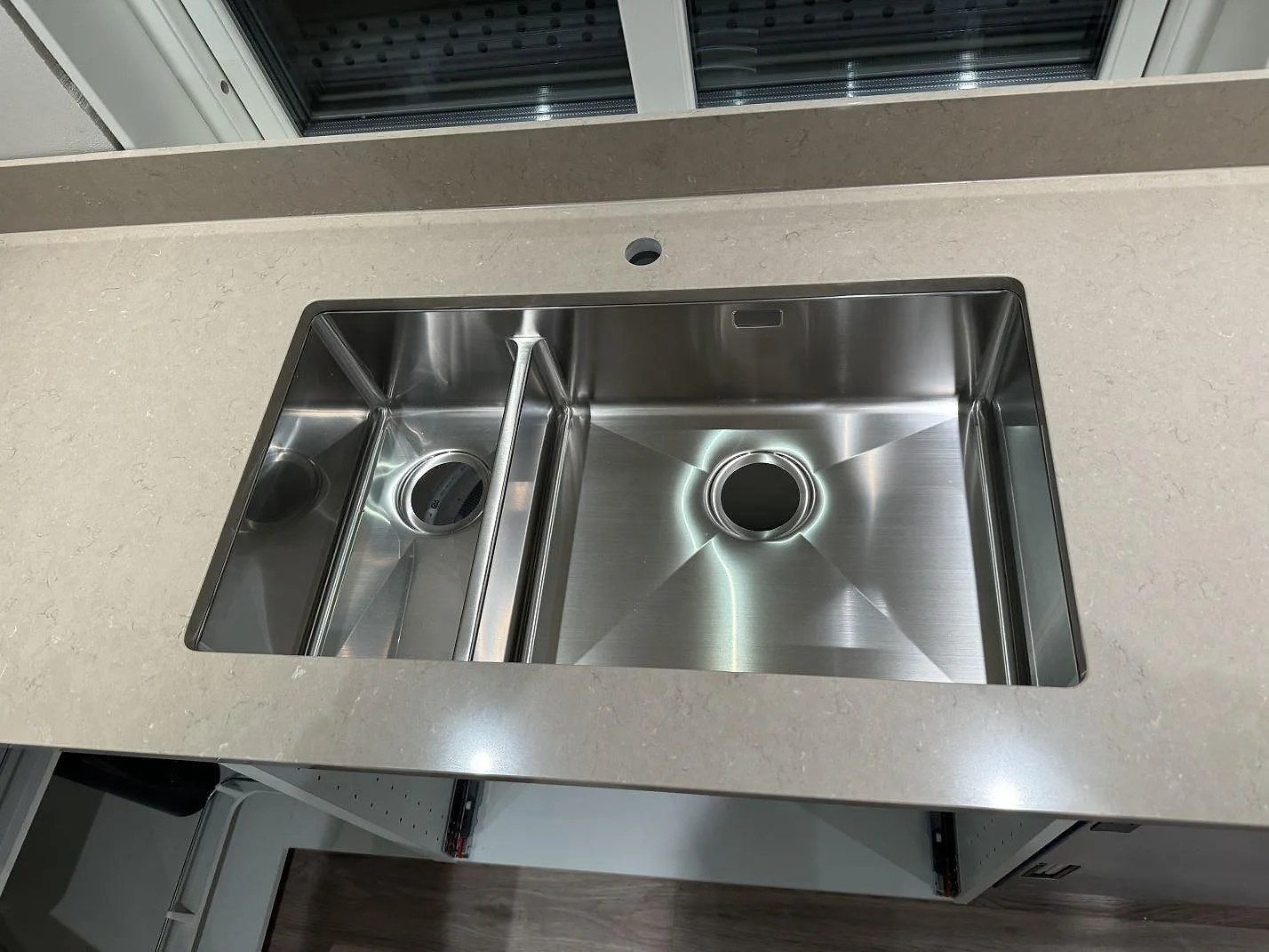 Køkkenbordplade i Silestone Coral Clay, Uddebo – billede 4