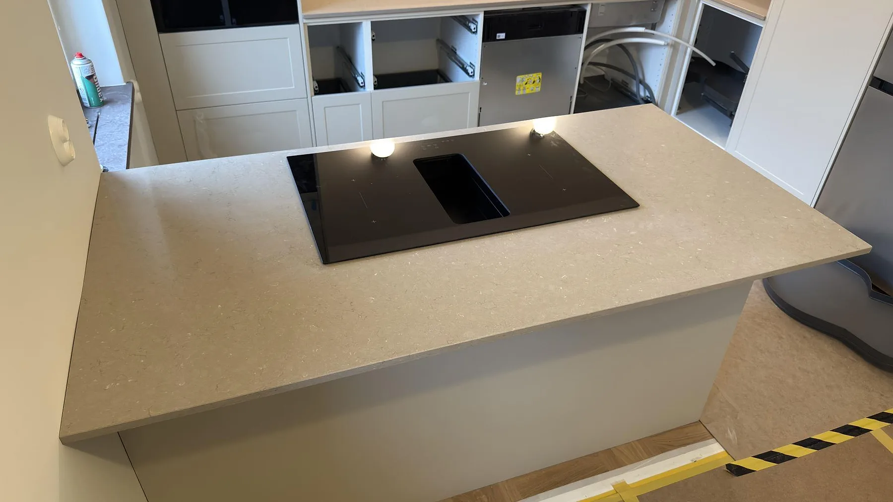 Køkkenbordplade i Silestone Coral Clay, Uppsala – billede 2