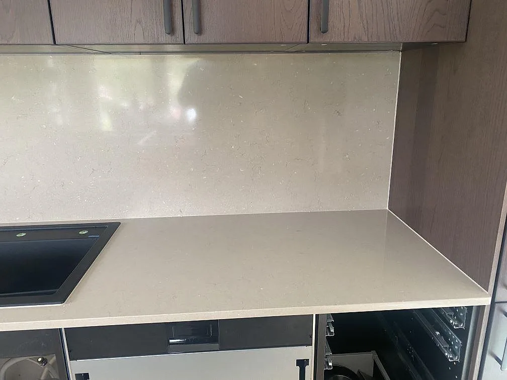 Køkkenbordplade i Silestone Coral Clay, Väröbacka – billede 4